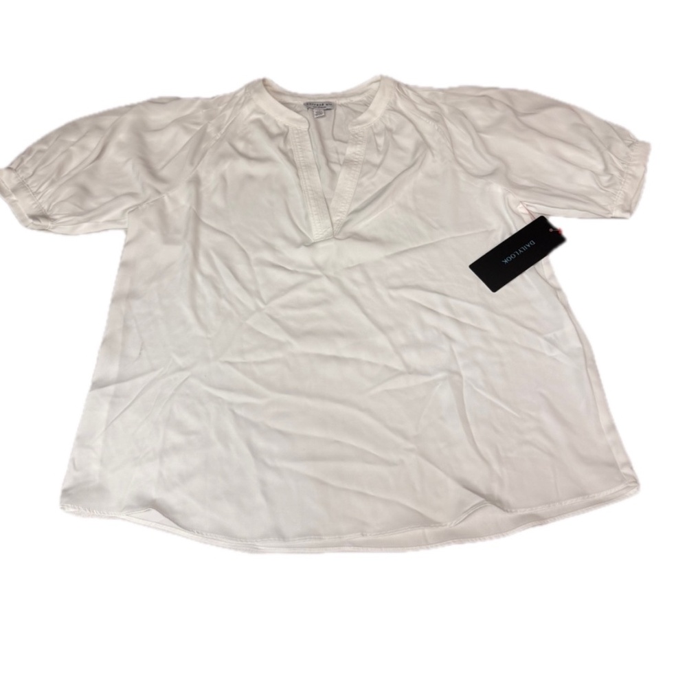 [NWT] Current Air White V Neck Lightweight Polyester Blouse